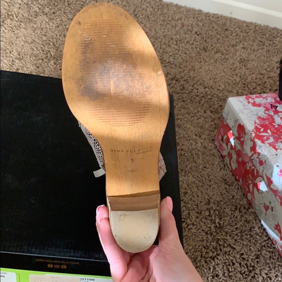 White snake printed heels - Picture 2 of 3